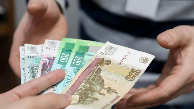 В ходе прокурорской проверки выявлены факты выплаты работникам организации «серой» заработной платы