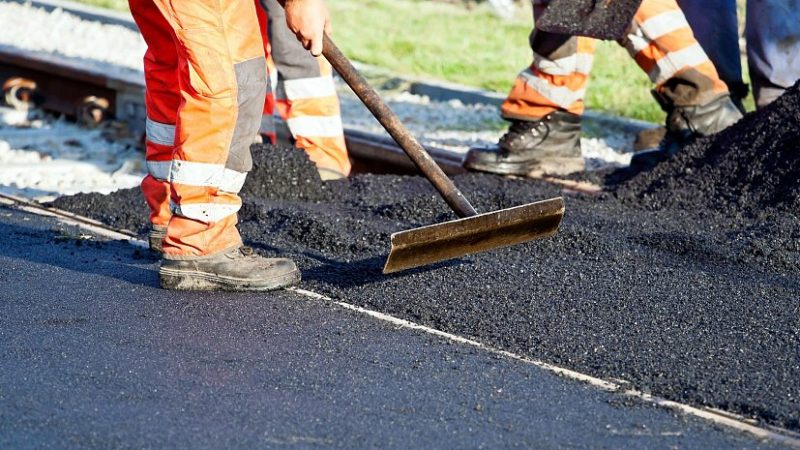 В Грозном ремонтируют улицу Кузбасская