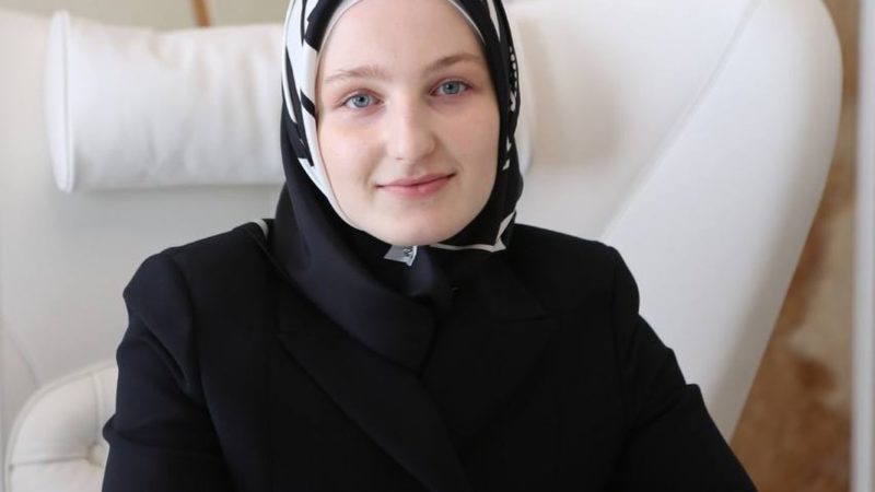 Хадижат Кадырова награждена медалью «За заслуги перед Чеченской Республикой»