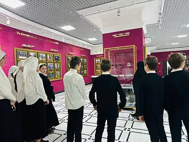 Школьники посетили музей имени Ахмата-Хаджи Кадырова в рамках реализации национального проекта «Молодежь и дети»