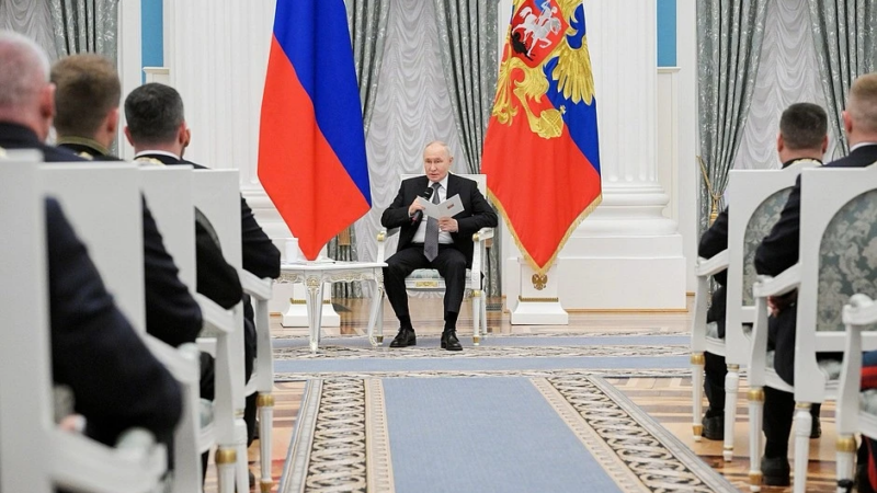 Владимир Путин встретился с выпускниками программы «Время героев»