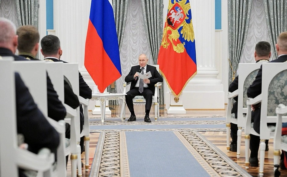 Владимир Путин встретился с выпускниками программы «Время героев»