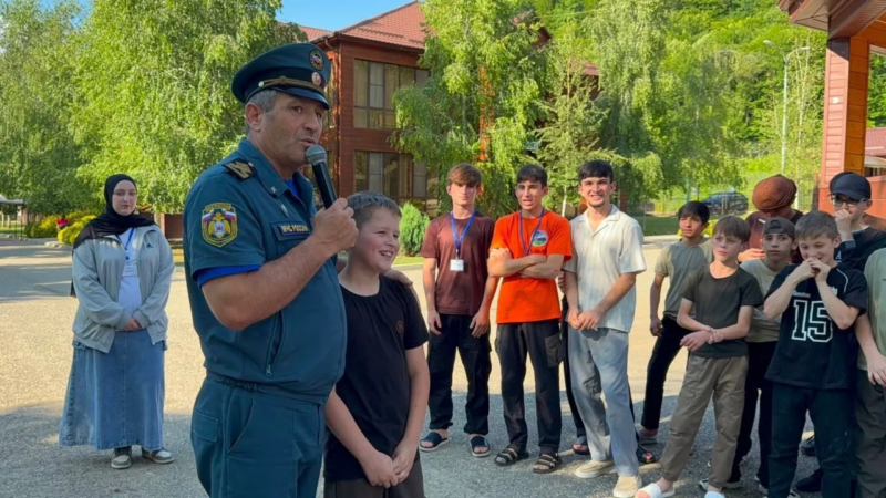 В детских лагерях Чеченской Республики прошли обучающие занятия о безопасном летнем отдыхе