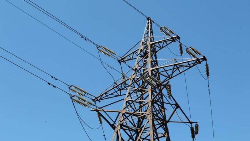 АО «Чеченэнерго» в 3 селах региона строит новые ЛЭП вместо кустарных
