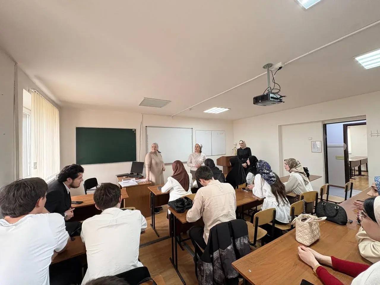 В Чеченской Республике реализуются задачи нацпроекта «Молодежь и дети» через системную профориентацию будущих педагогов