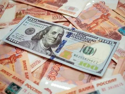 Курс доллара на межбанке опустился ниже 71 рубля впервые с 7 февраля 2023 года